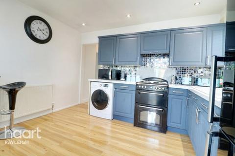 6 Brookfield Close, Leigh-on-sea, SS9 5PQ