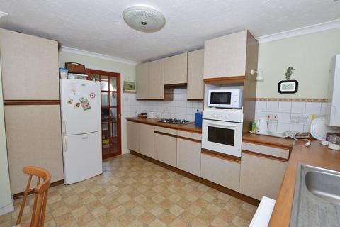 6 Caxton Close, Beeston Regis, Sheringham, NR26 8SU