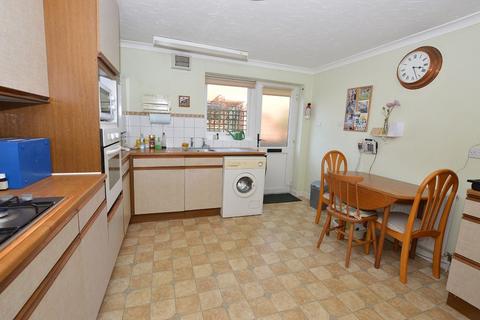 6 Caxton Close, Beeston Regis, Sheringham, NR26 8SU