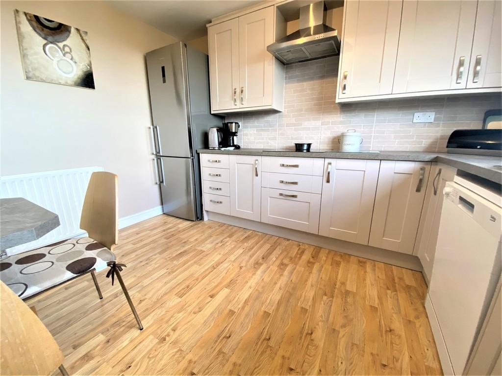 Kitchen/ Breakfast Area