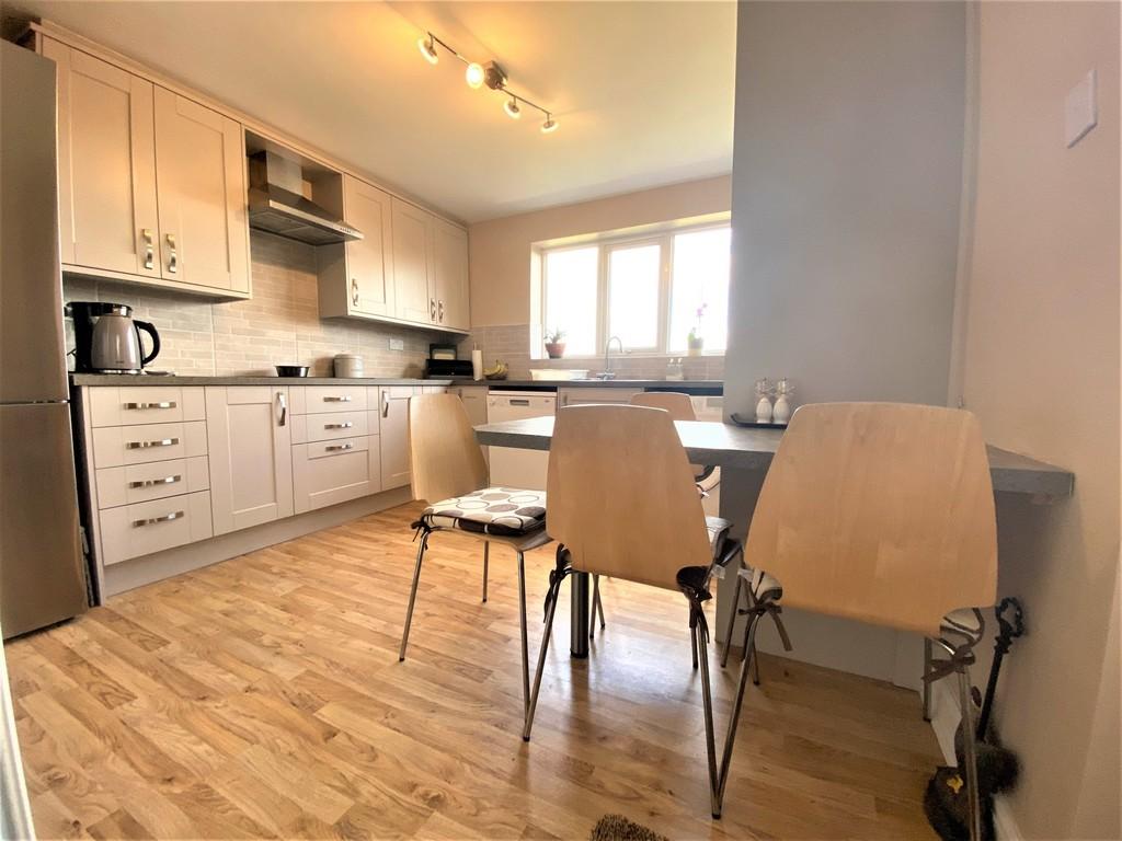 Kitchen/ Breakfast Area