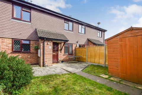 44 Fallowfield, Yateley, GU46 6LW