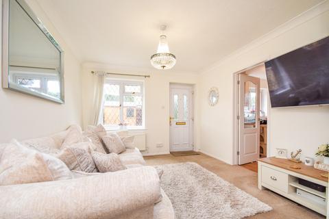 44 Fallowfield, Yateley, GU46 6LW