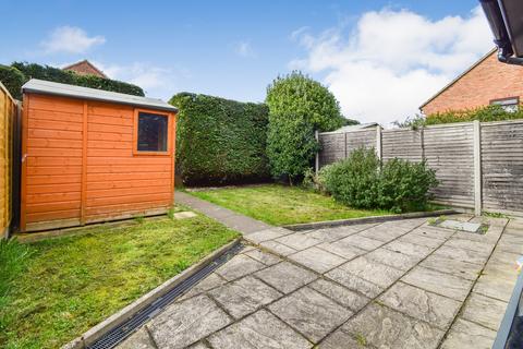 44 Fallowfield, Yateley, GU46 6LW