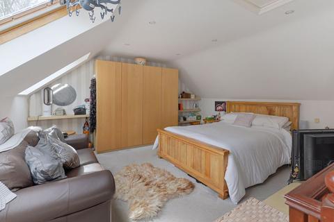 18 Brindles Field, Tonbridge, TN9 2YS