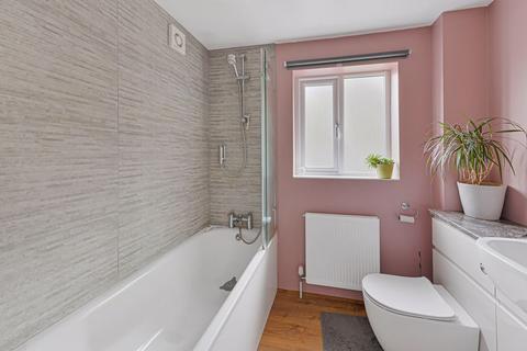 18 Brindles Field, Tonbridge, TN9 2YS