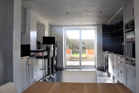 12 The Oval, Bradford, BD8 0AU