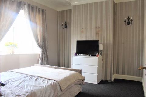 12 The Oval, Bradford, BD8 0AU