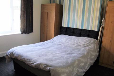 12 The Oval, Bradford, BD8 0AU