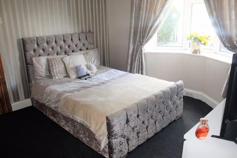 12 The Oval, Bradford, BD8 0AU