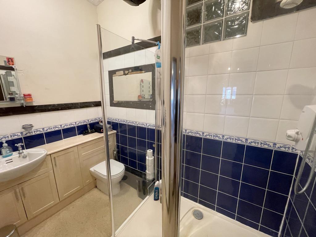 Family Shower Room