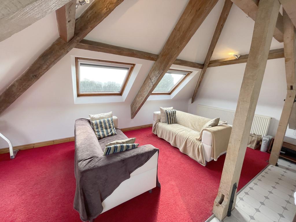 Studio/Attic Room