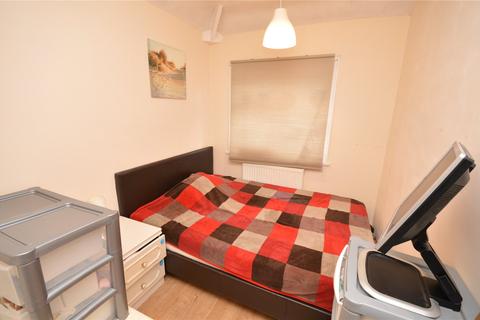 65 Waincliffe Place, Leeds, LS11 8HT