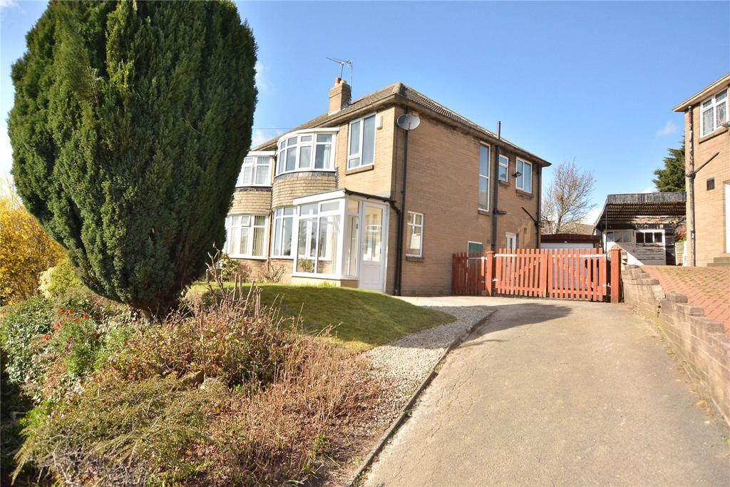 Carr Manor Parade, Leeds 3 bed semidetached house £260,000