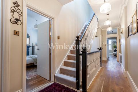 48a Grovelands Road, London, N13 4RH