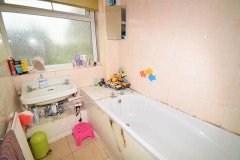 51 Bromholm Road, London, SE2 9NE