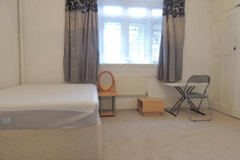 3 bedroom apartment to rent - St Olaves Estate, Druid St