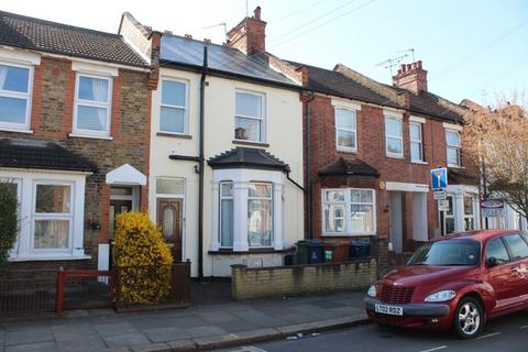 1 bedroom flat to rent, Graham Road, Wealdstone