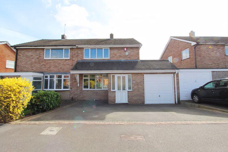 St. Johns Road, Pelsall 3 bed semidetached house £200,000