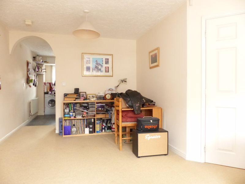 Water Mill Crescent, Sutton Coldfield, B76 2QN 2 bed apartment £155,000