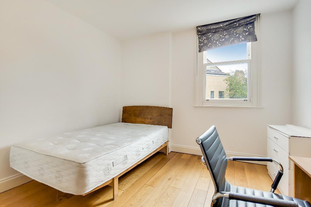 Brecknock Road, islington, London, N19 5AE 11 bed flat - £750 pcm (£173 pw)