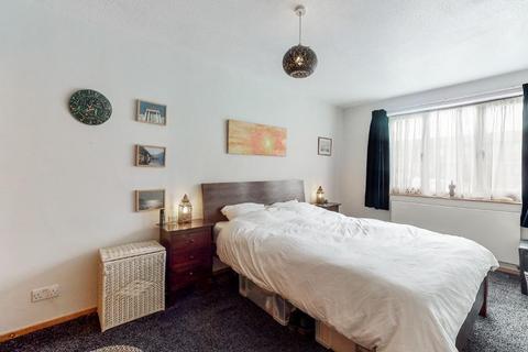 33 Jefferson Close, London, W13 9XJ