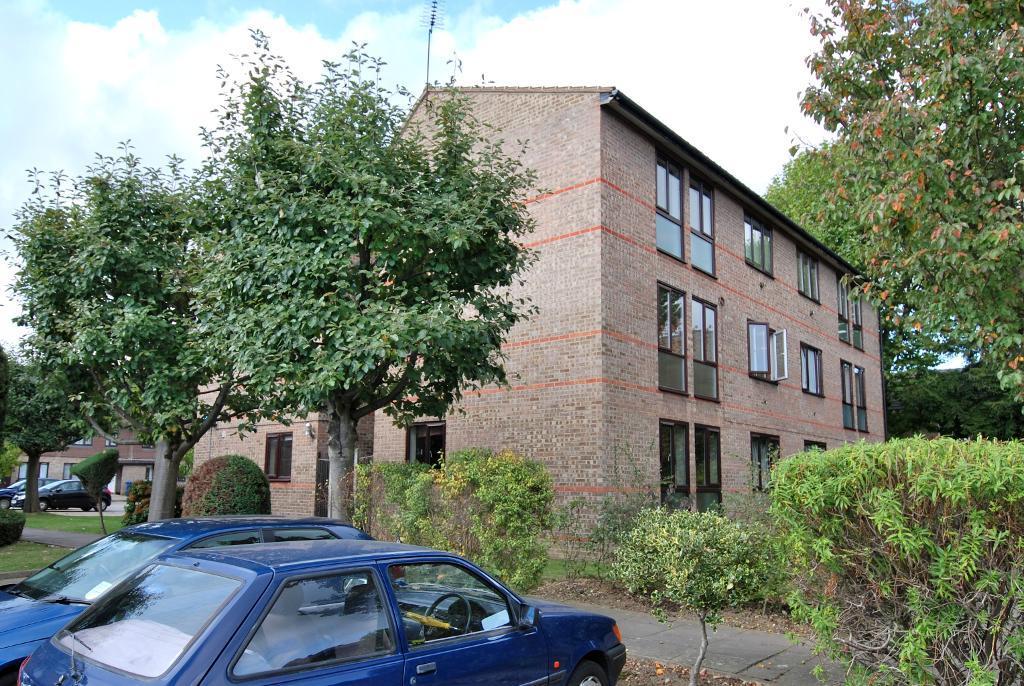 Communal Gardens & Off Street Parking
