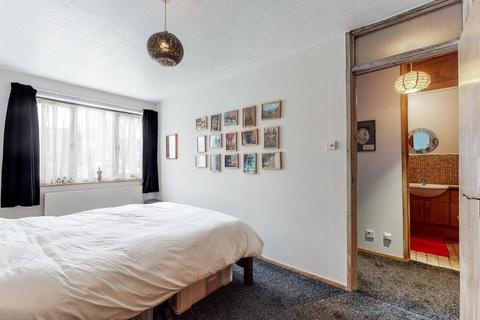 33 Jefferson Close, London, W13 9XJ