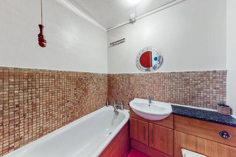33 Jefferson Close, London, W13 9XJ