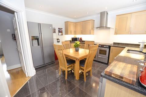 13 Castor Road, Brixham, TQ5 9PY
