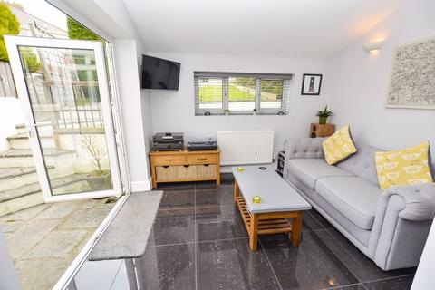 13 Castor Road, Brixham, TQ5 9PY