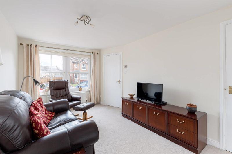10 Edderston Ridge Gardens, Peebles, EH45 9NF 2 bed semidetached house
