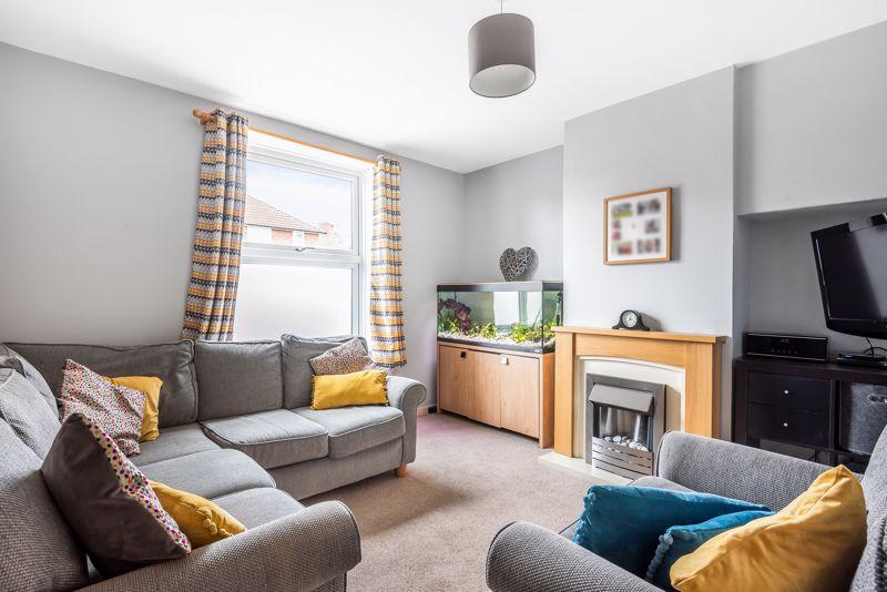 Road, Carshalton 3 bed terraced house £390,000