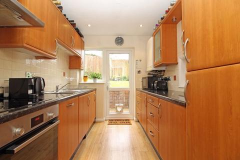 4 Copperfield Close, South Croydon, CR2 0RX