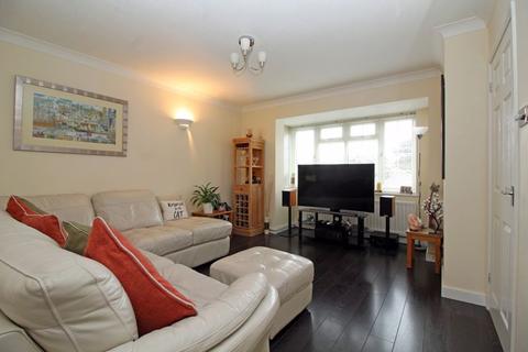 4 Copperfield Close, South Croydon, CR2 0RX