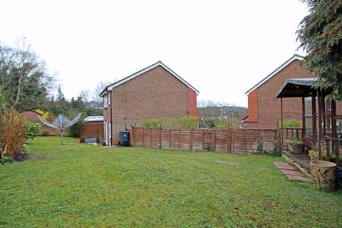 4 Copperfield Close, South Croydon, CR2 0RX