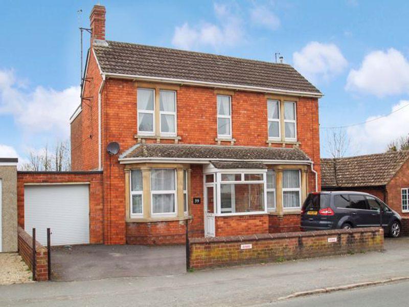Station Road, Purton, Swindon 5 bed detached house £425,000