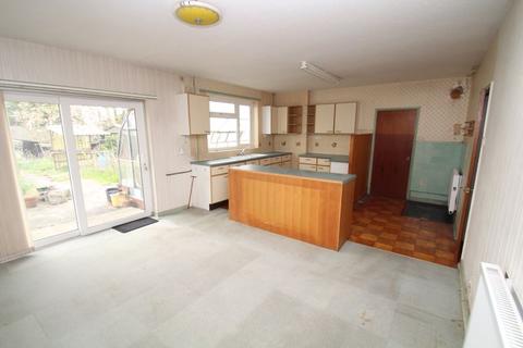 39 Station Road, Purton, Swindon, SN5 4EL