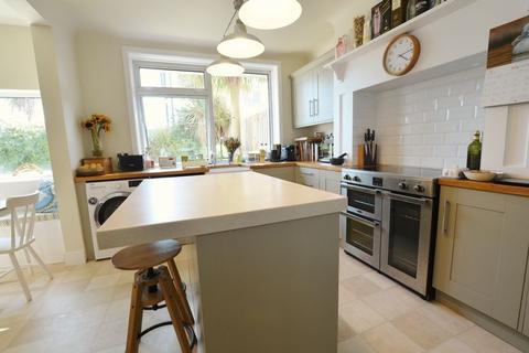 67 Fenton Road, Southbourne, Bournemouth, BH6 5BU