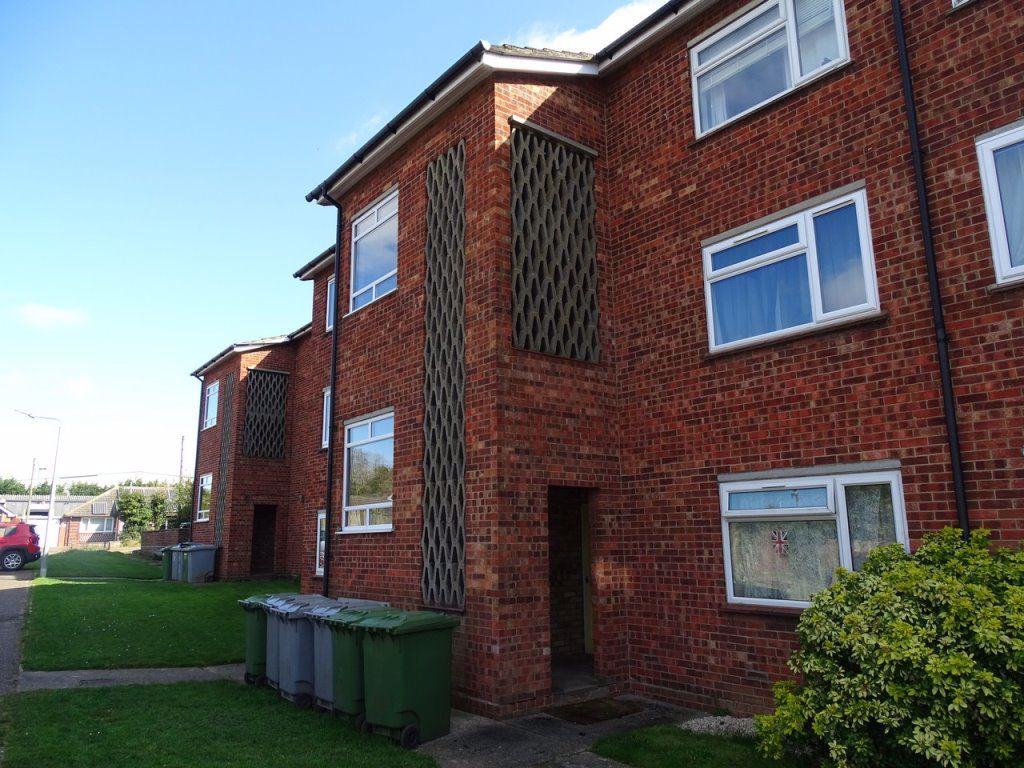 Lilian Close Hellesdon Norwich 1 bed flat £600 pcm (£138 pw)