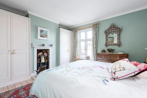 23 Dennis Road, East Molesey, KT8 9EE