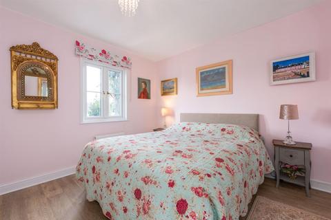 23 Dennis Road, East Molesey, KT8 9EE