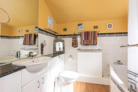 23 Dennis Road, East Molesey, KT8 9EE