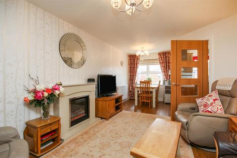 2 bedroom apartment for sale - St Clements Court, South Street, Atherstone, Warwickshire, CV9 1GD
