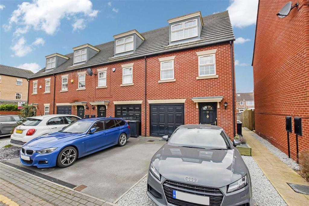 Jensen Mews, Hull, HU4 4 bed townhouse £155,000