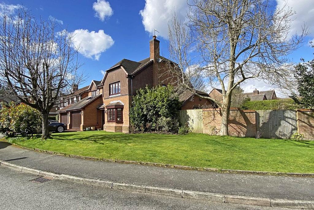 Dean Drive, Bowdon, Cheshire 5 bed detached house £950,000