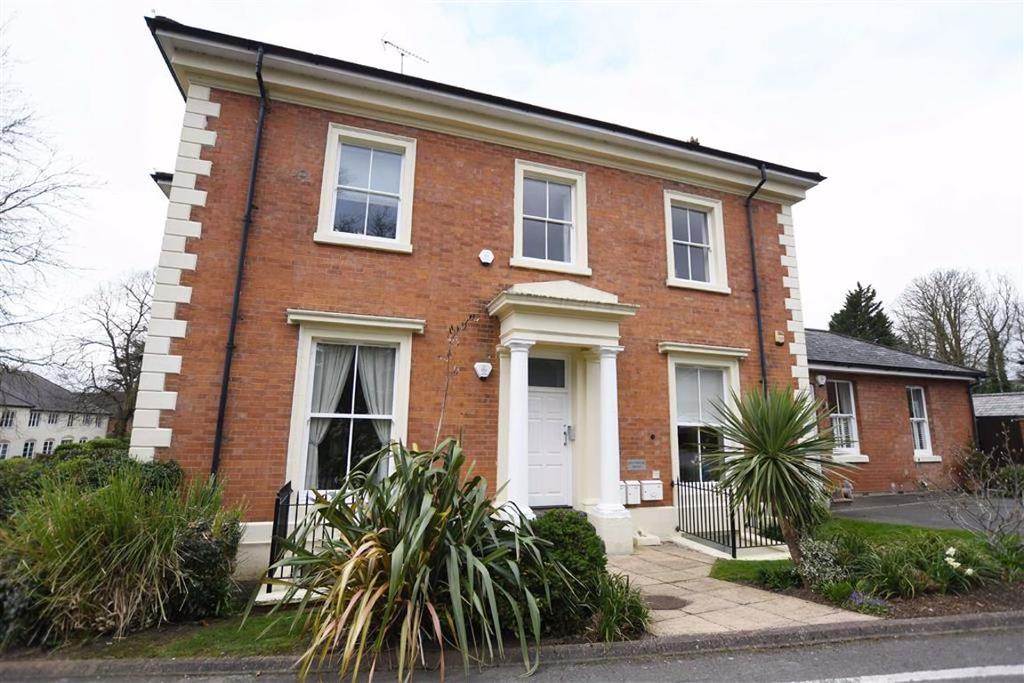 Southbank House, Lucas Court, Leamington Spa 2 bed flat £299,000