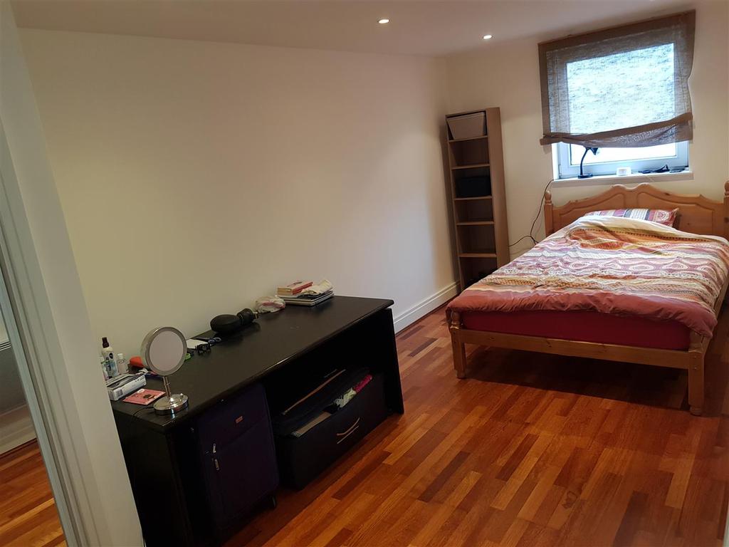 525 Smugglers Way Bedroom 2.jpg