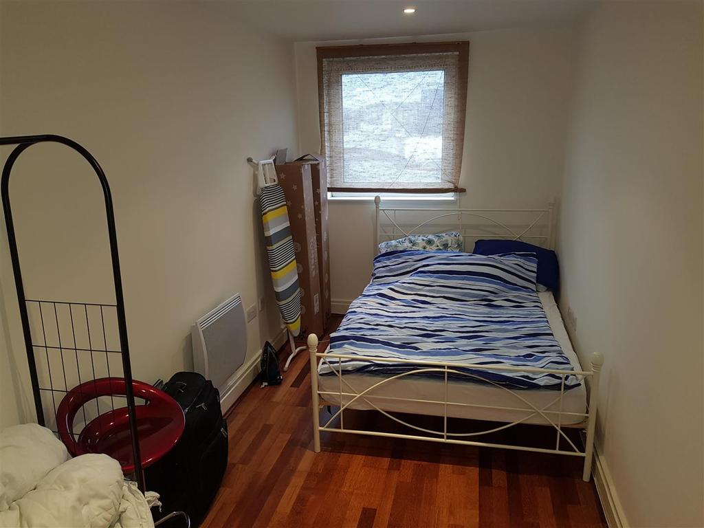 285 Smugglers Way Small Bedroom.jpg