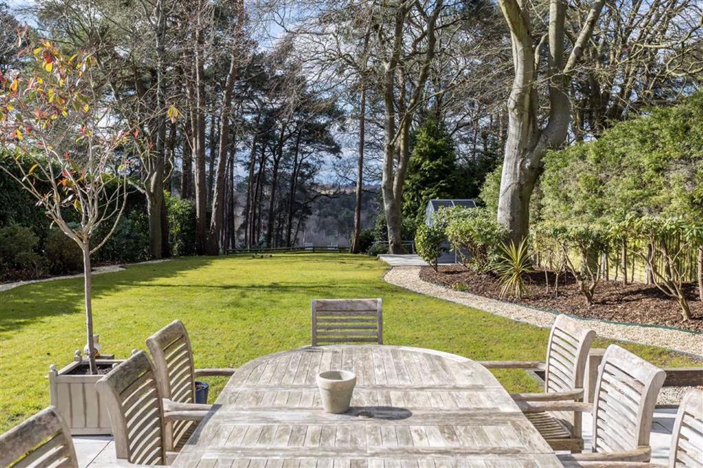 Upper Golf Links Road, Broadstone, Dorset 4 bed detached house £1,550,000